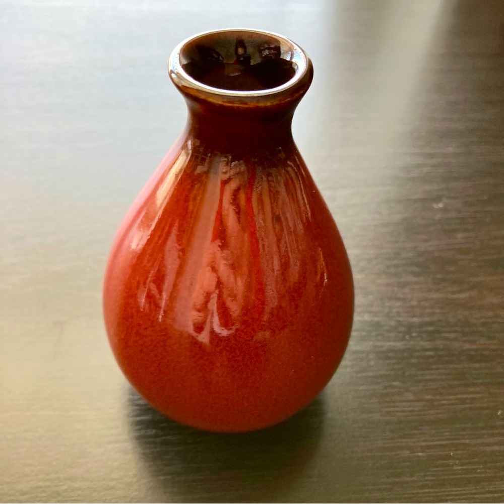 NWT Oxblood Red Bud Vase Speckled Glaze Ceramic 4.5" Teardrop Bulb